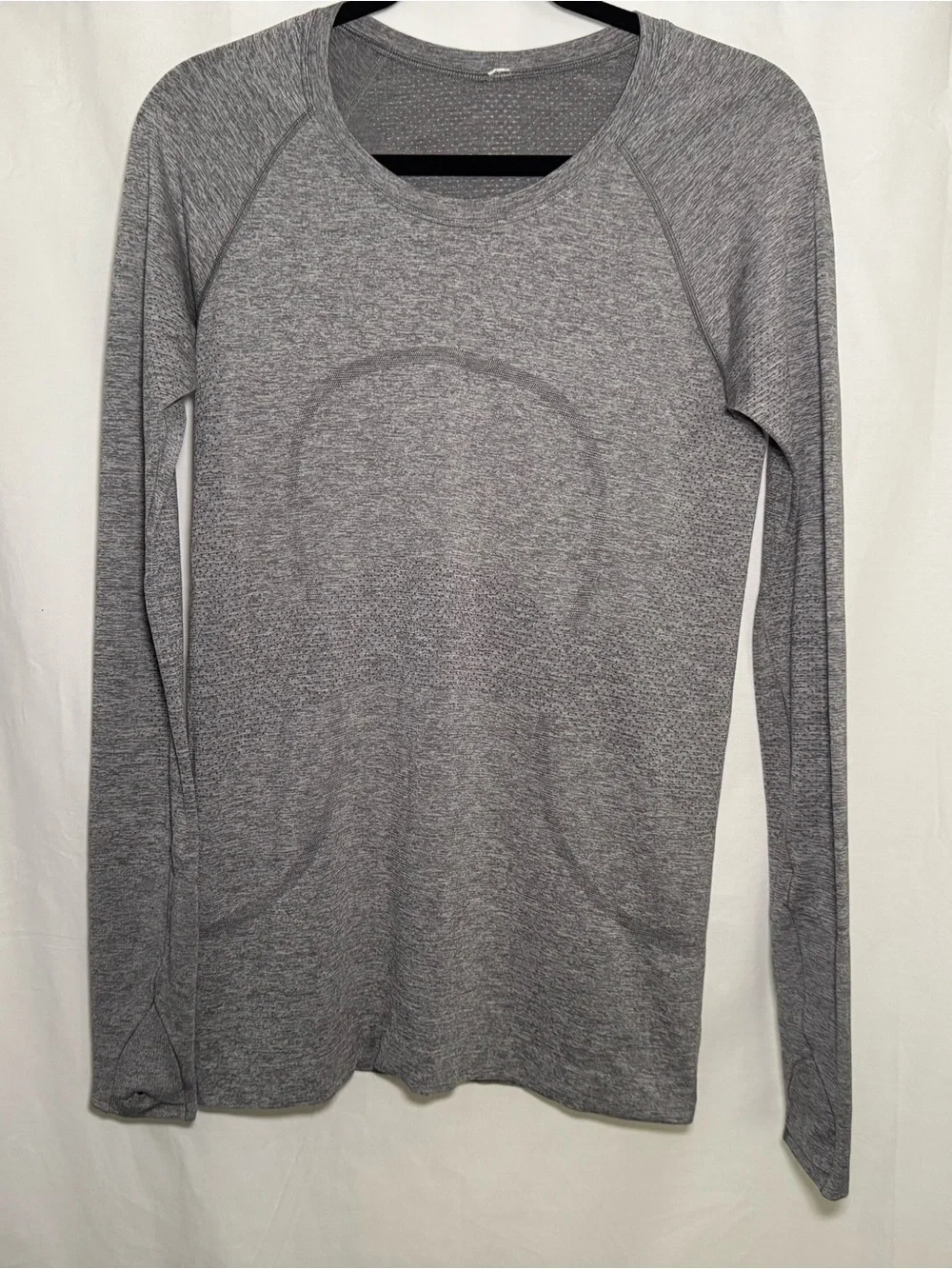 Lululemon Swiftly Tech Long Sleeve 2.0 Slate White Gray Size 8 Full Hip Length